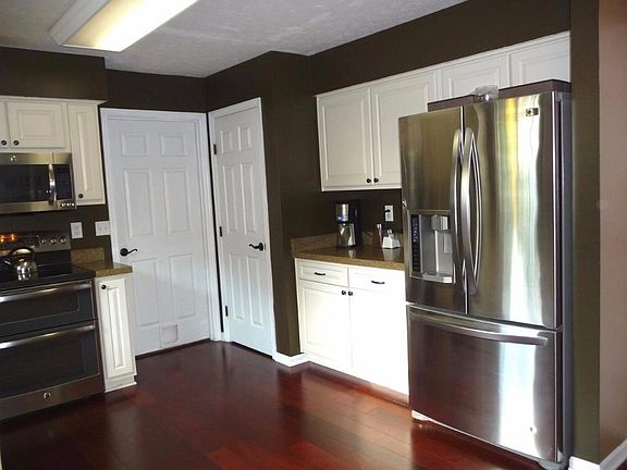 5th image of 939 Grandstone Ct