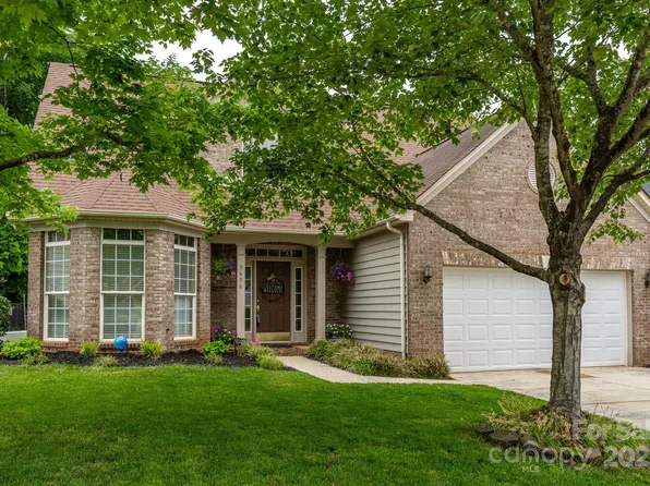 5656 Cambridge Bay Dr, Charlotte, NC 28269
