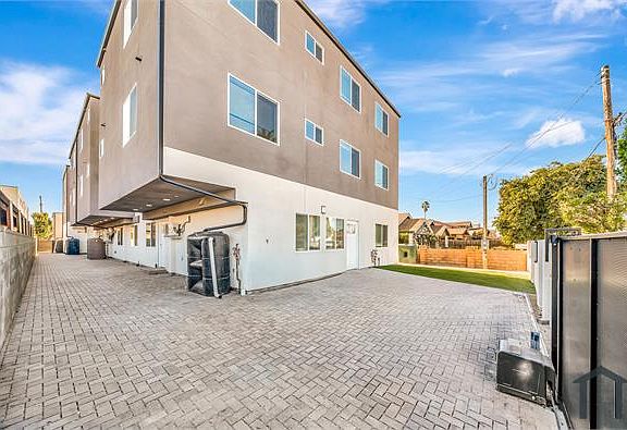 2nd image of 1586 W 37th St #1