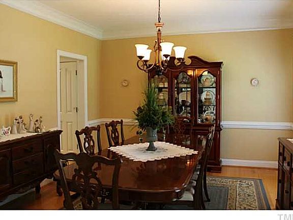 4th image of 103 Sevendales Dr