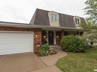500 S 8th St, Eldridge, IA 52748