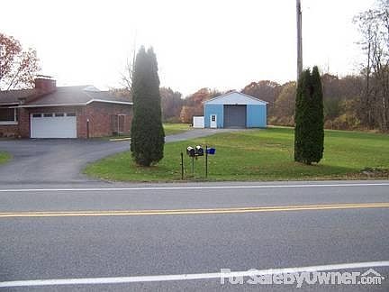 3rd image of 4759 Jockey St