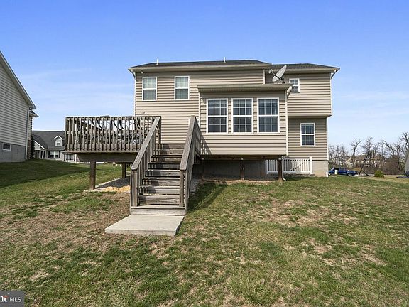 3rd image of 396 Friendship Ln