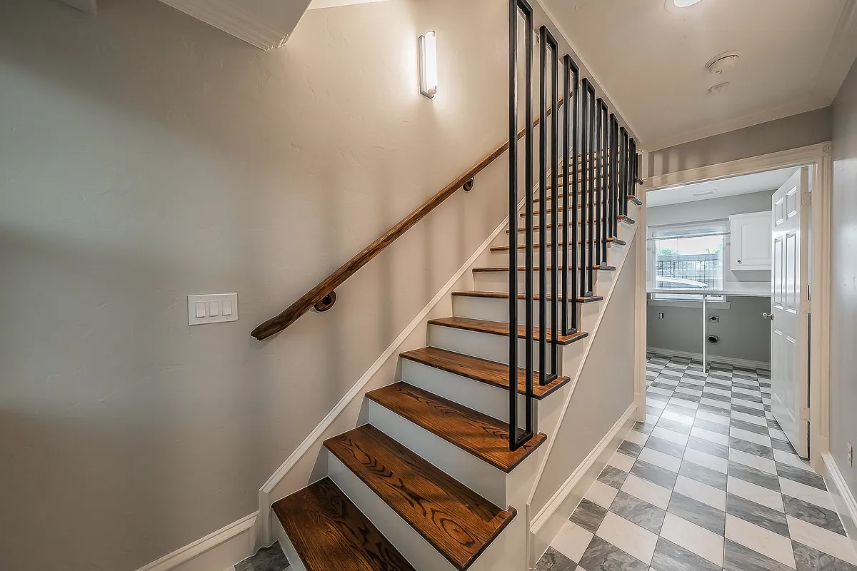 Building Photo - 4110 McKinney Ave #6