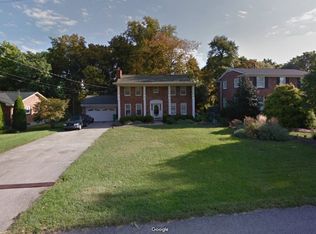 6605 Hollow Tree Rd, Louisville, KY 40228