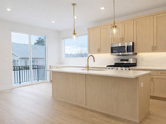 4th image of 6717 S Vaughn Ln #9