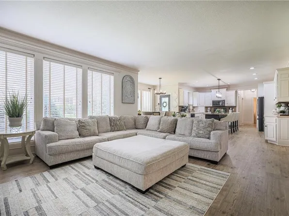 11289 S Belmont St, Olathe, KS 66061