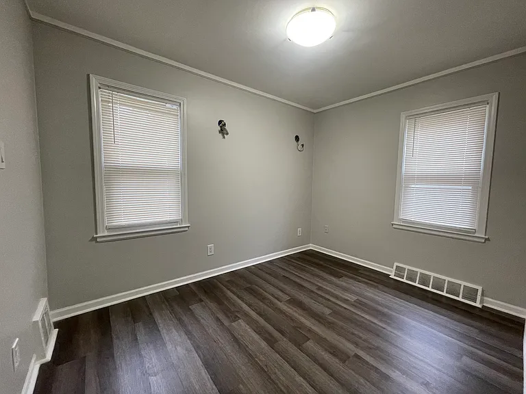 24621 Cherry St — Photo 15
