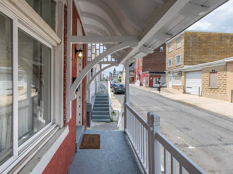 426 W Green St #1 — Photo 26