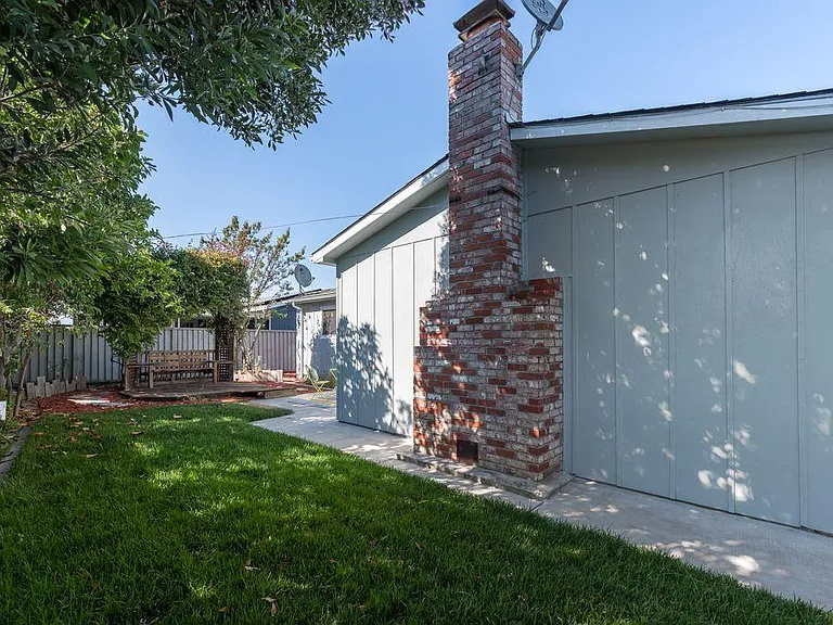 35523 Cleremont Dr — Photo 15