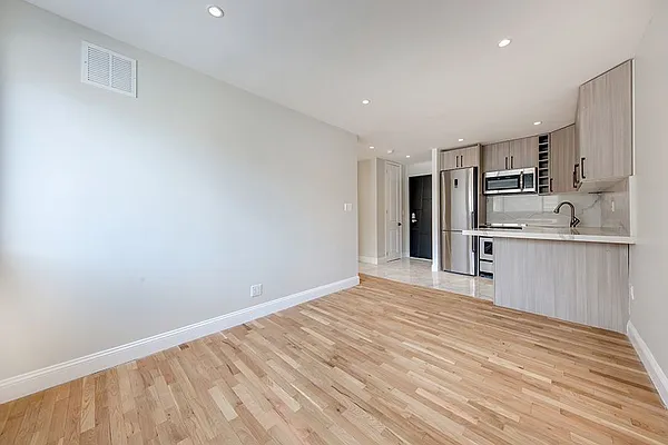 Rented by AD Real Estate Investors | media 30