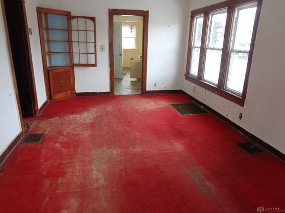 5th image of 2234 Oakridge Dr