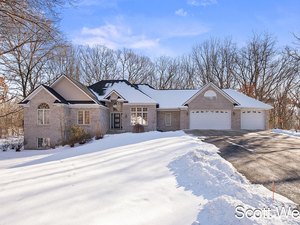 1st image of 1966 Woodrun Dr SE