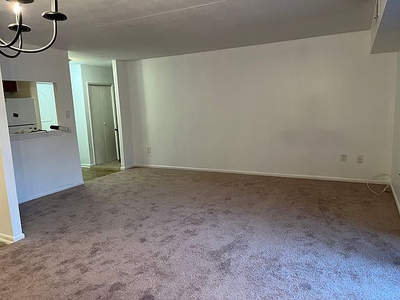 5th image of 60 Welsh Tract Rd APT 204