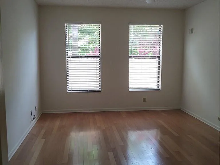5801 Coach House Cir #B — Photo 15