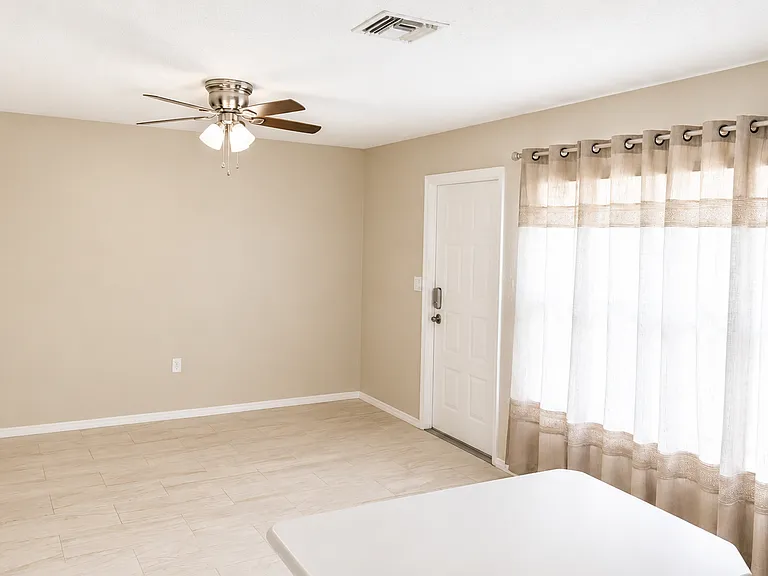 21150 Gertrude Ave #B4 — Photo 11