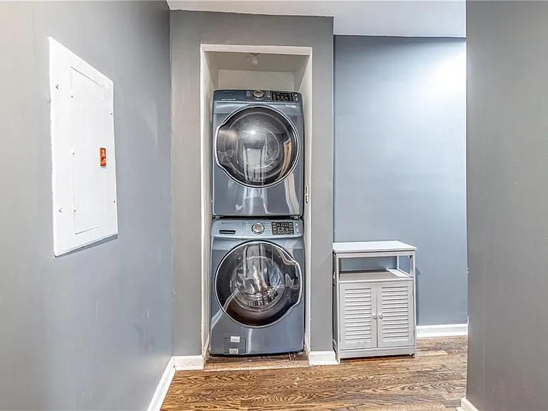 2456 Harwood Dr — Photo 11