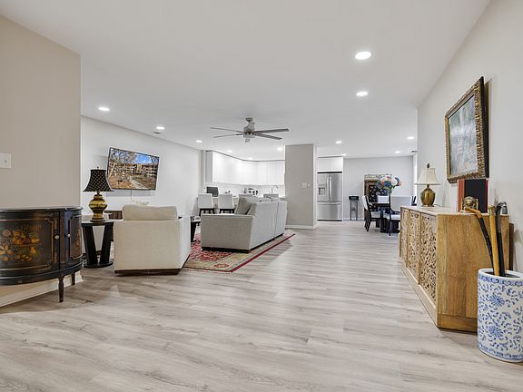 2nd image of 1401 Burr Oak Rd APT 117B