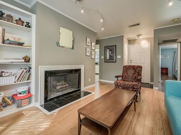 2nd image of 1510 W North Loop Blvd APT 922