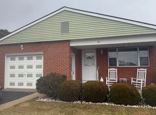 40 Lumsden St, Toms River, NJ 08757