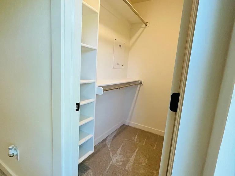 4108 N Indiana Ave — Photo 27