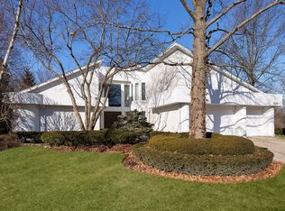 1320 Eskin Dr, Northbrook, IL 60062