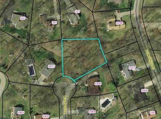 S Woodland Cir, Warsaw, IN