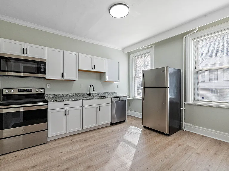 901 N Franklin St #1 — Photo 6