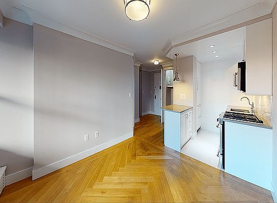 4th image of 50 W 93rd St #504K