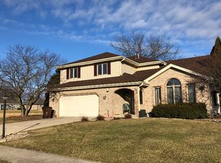 701 W Crown Ln, Peotone, IL 60468