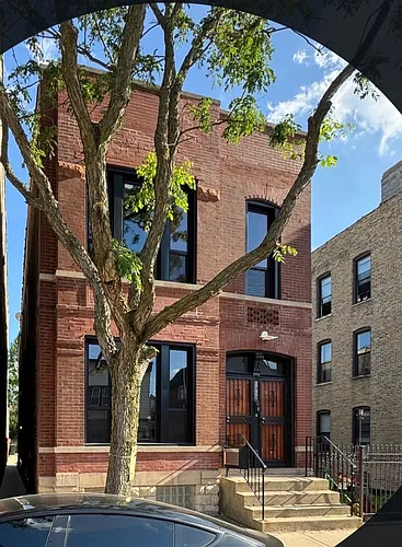 1319 W Erie St #1F Photo 1 1319 W Erie St #1F Photo 1