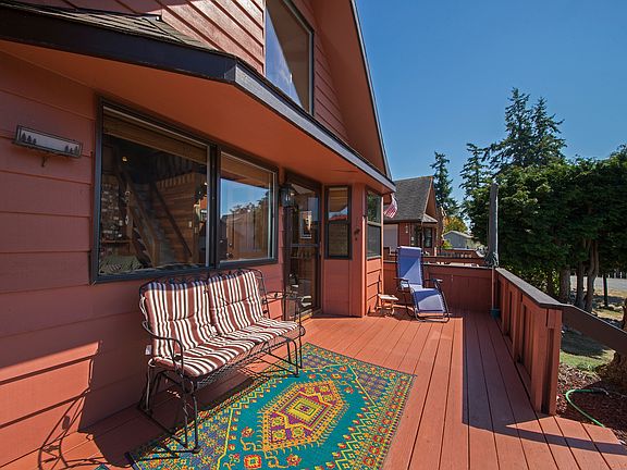 3rd image of 8112 Birch Bay Dr #19