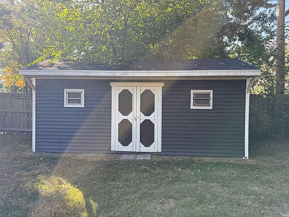 2nd image of 204 W Trenton St