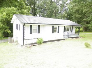 818 Lafayette Rd, Red Boiling Springs, TN 37150