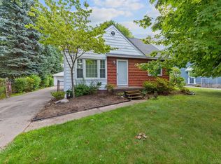 26713 Hickler Ln, Harrison Township, MI