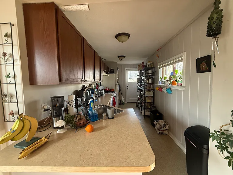 469 Crescent St NE — Photo 5