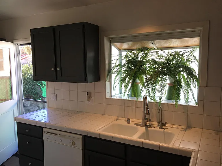 3958 Keeshen Dr — Photo 4