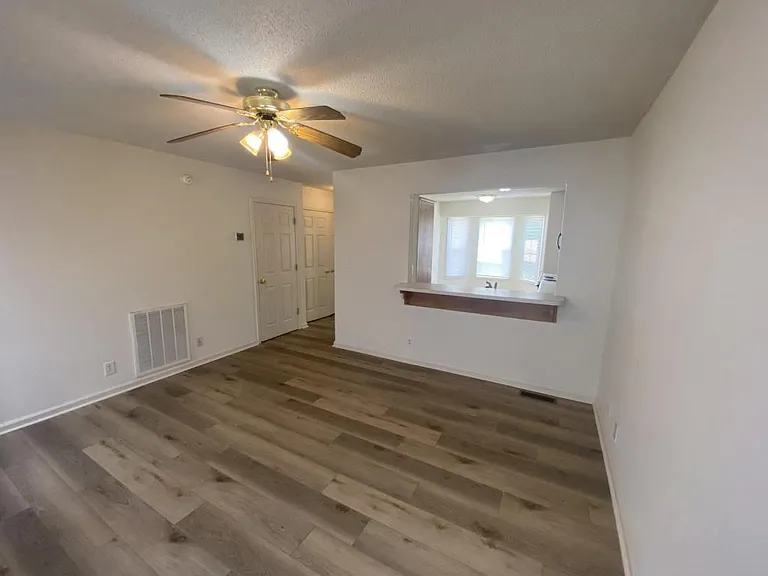 225 Tree Line Dr — Photo 8