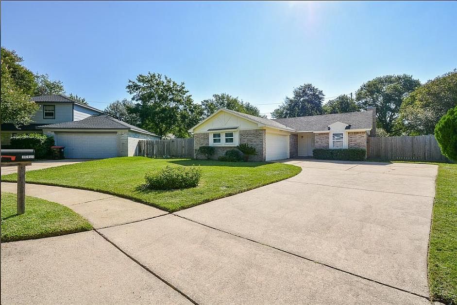 1st image of 16123 Little Cypress Ln
