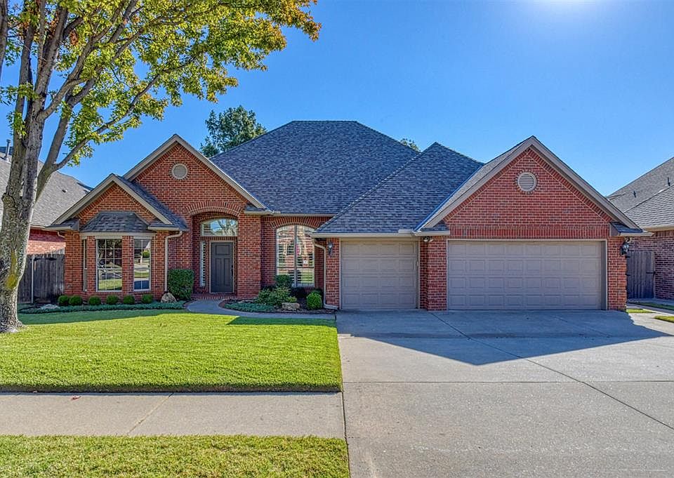 1st image of 805 Landsdowne Dr
