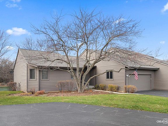 3rd image of 1605 Shoreline Dr