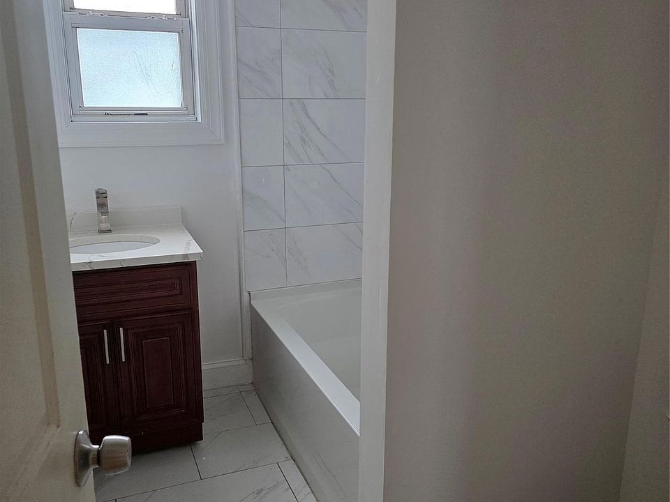 1st image of 1500 E 222nd St #3
