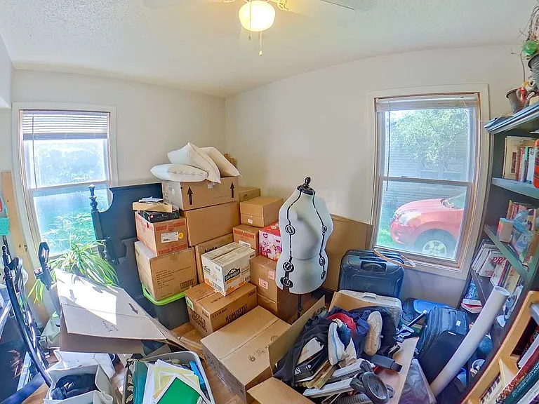 2044 Hayes Dr — Photo 6