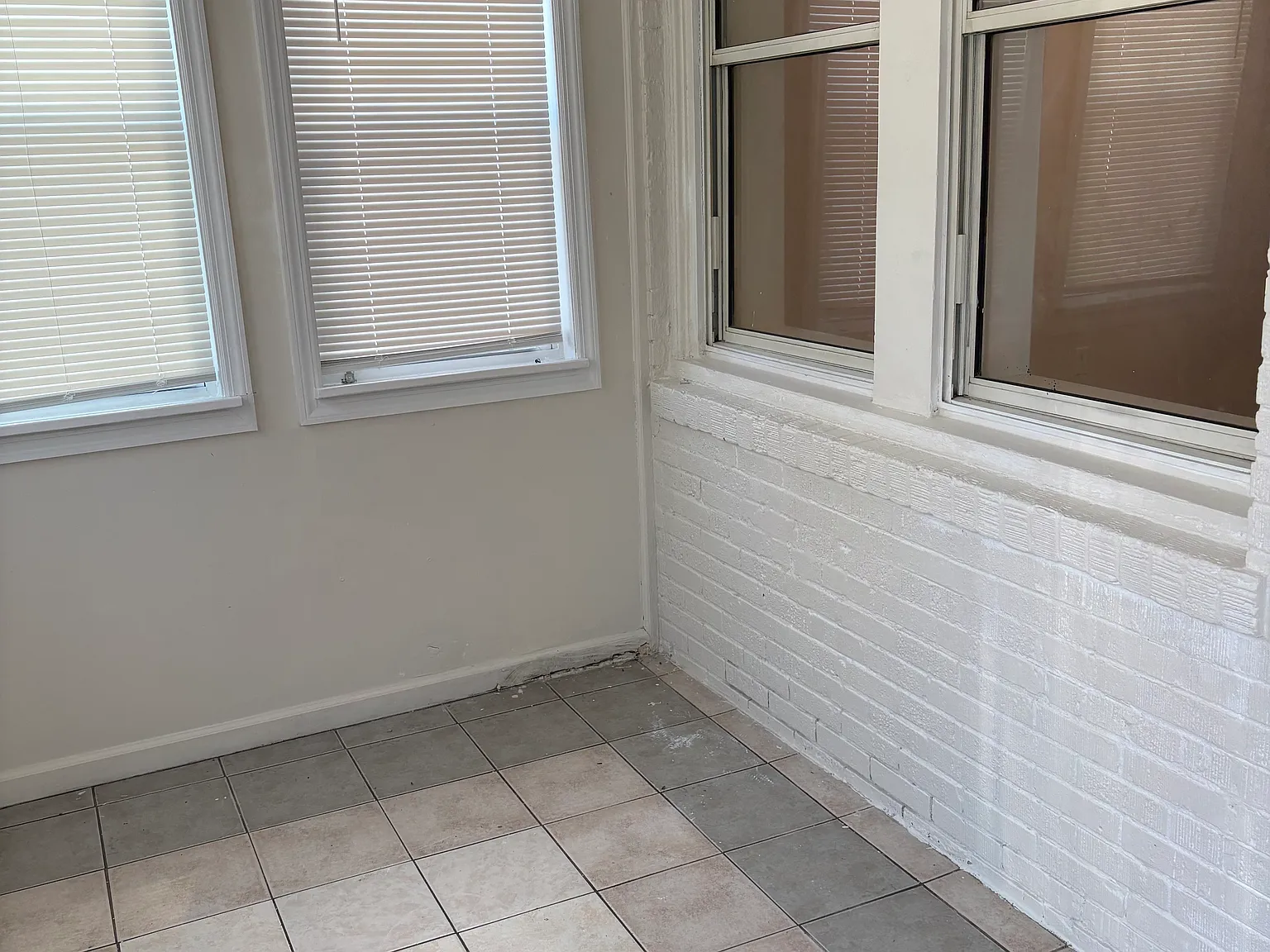 3 bed, 960 sqft, $2,000 — Photo 2