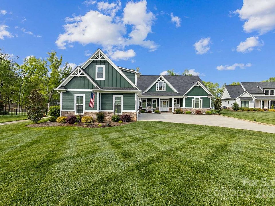 1st image of 170 Lakefront Dr