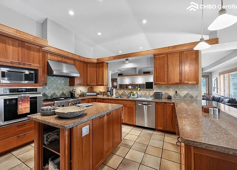 1001 Belvedere Ct — Photo 12
