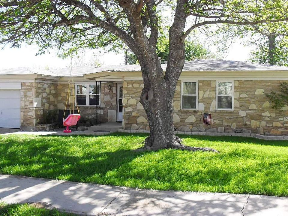 1st image of 2205 Crescent Dr
