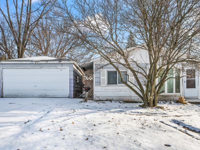 969 Berkley St, Carpentersville, IL, 60110
