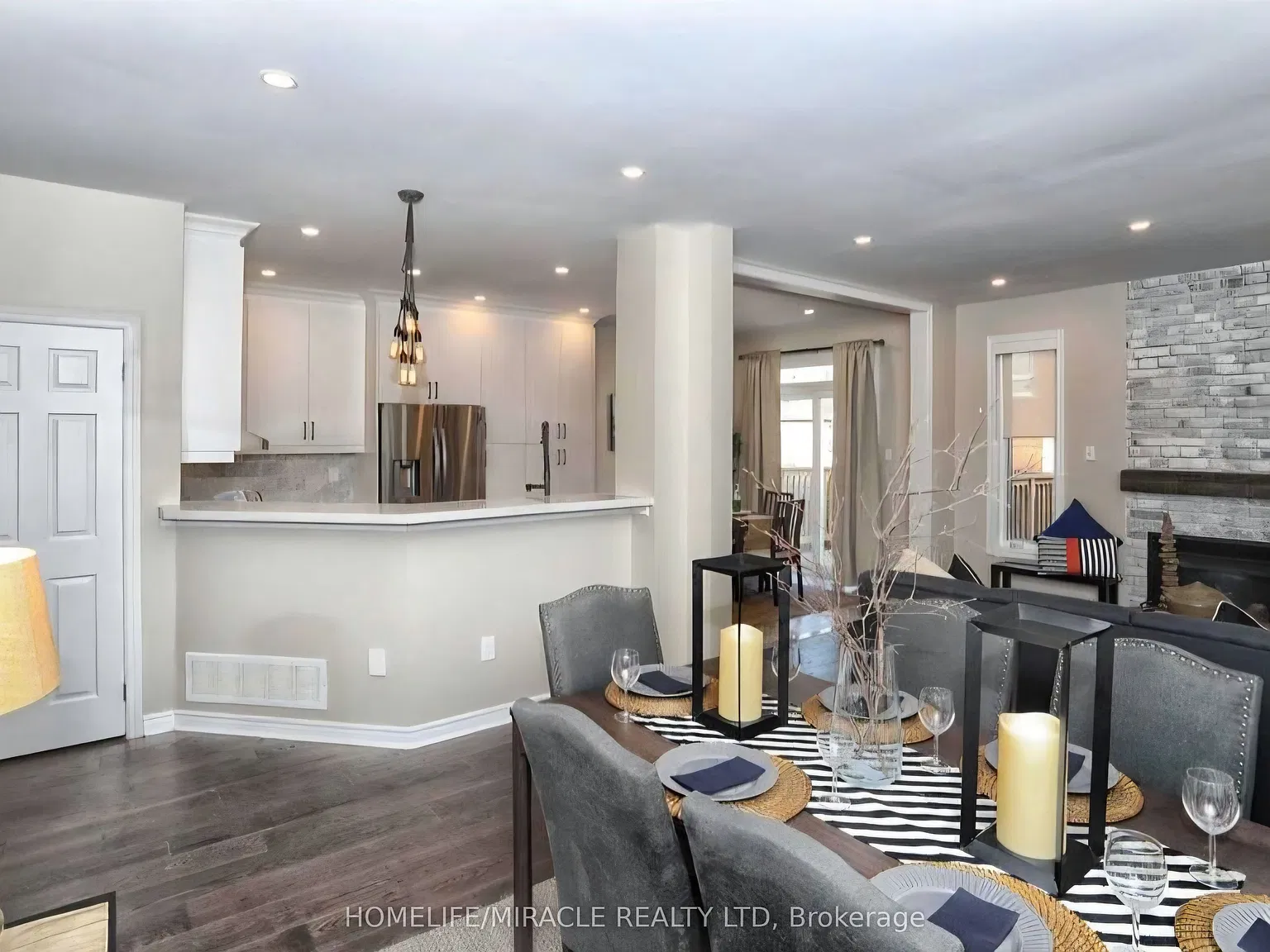 3 bed, $2,850 — Photo 2