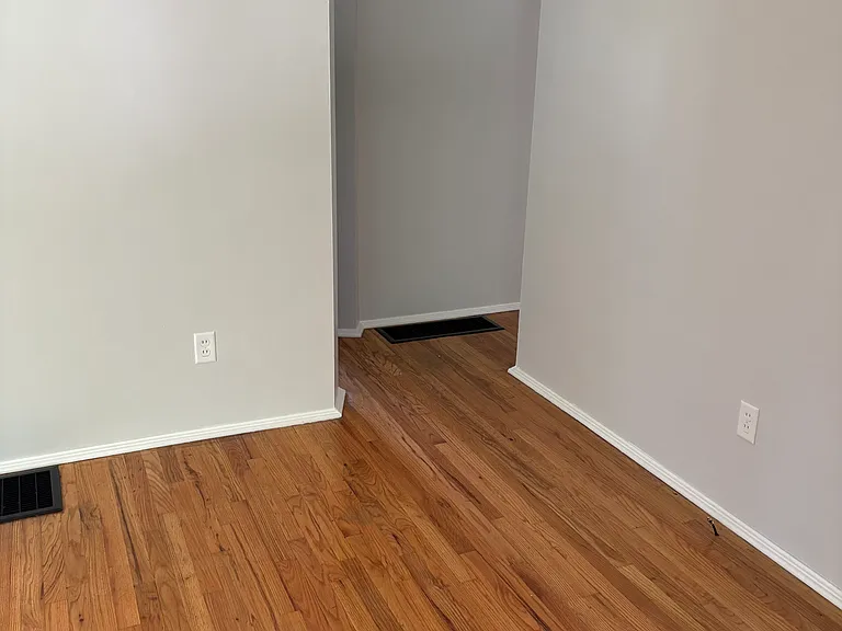 1050 Covedale Ave — Photo 8